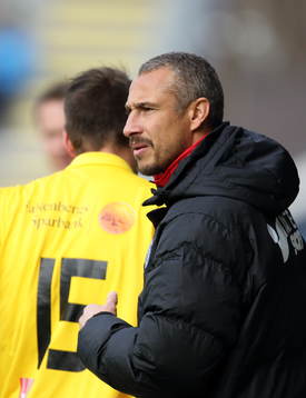 Falkenbergs tränare Henrik Larsson