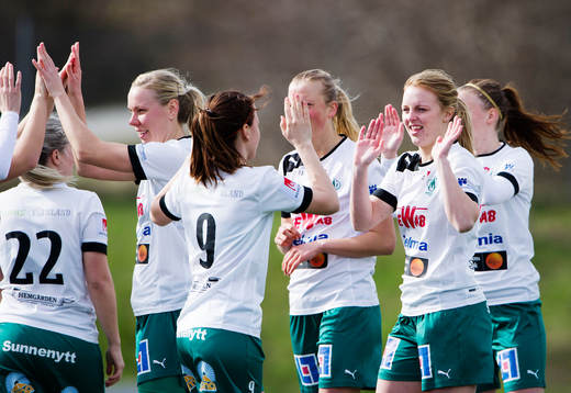 Mallbackens spelare jublar
