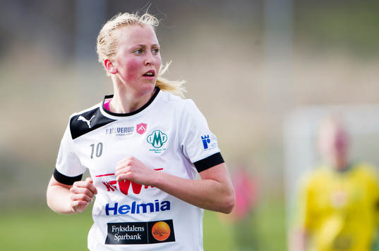 Mallbackens Julia Karlenäs