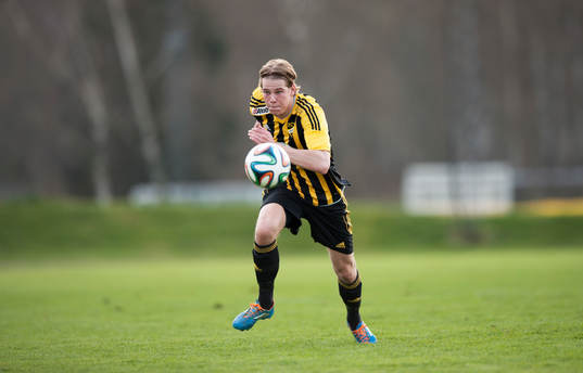 Hässleholms Filip Ranmo i matchen i division 111 mellan