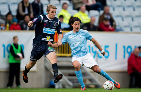 Gefles Johan Oremo och Malmö FFs Miiko Albornoz
