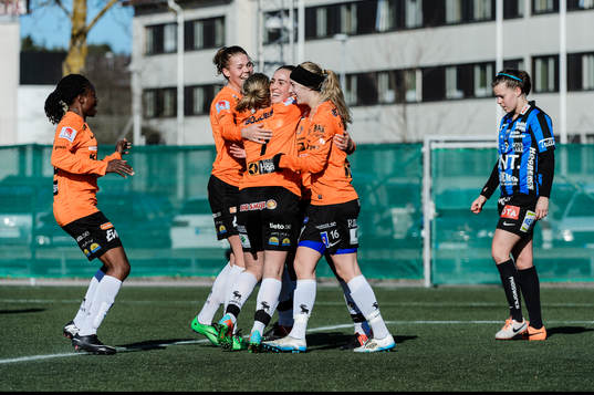 Sunnanås spelare jublar