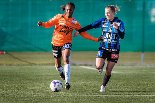 Sunnanås Perpetua Nkwocha och Sirius Fanny Andersson
