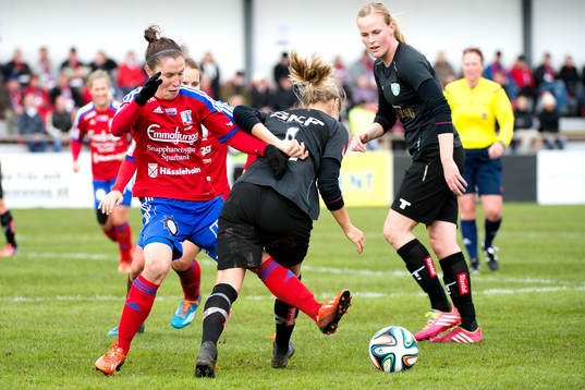 Kopparberg Göteborgs Andrine Hegergberg fälls av