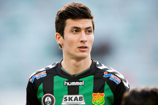 GAIS Petri Zhubi innan fotbollsmatchen i Superettan mellan