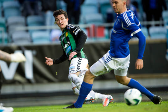 GAIS Petri Zhubi spelar in till Joel Johansson som gör 1-0