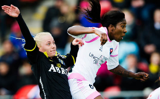 Rosengårds Anita Asante och AIKs Sara Storck