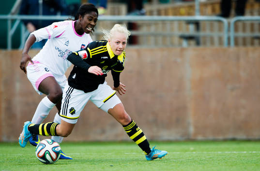 Rosengårds Anita Asante och AIKs Sara Storck
