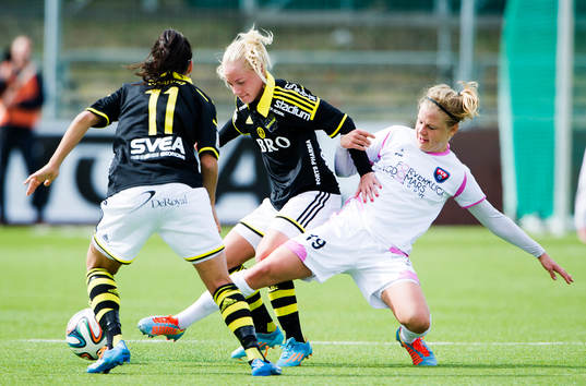 AIKs Sara Storck och Rosengårds Katrin Schmidt
