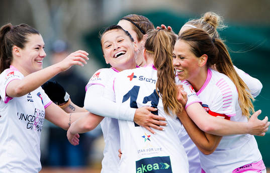 Rosengårds  spelare jublar