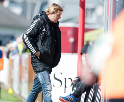 Tyresös tränare Tony Gustavsson i matchen i