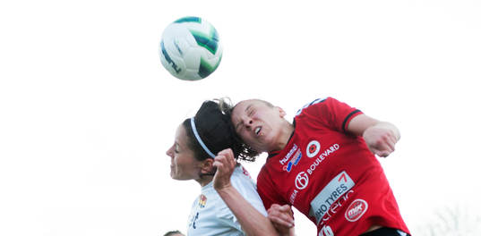 Kristianstads Lorca Van De Putte och Tyresös Thaisa Moreno