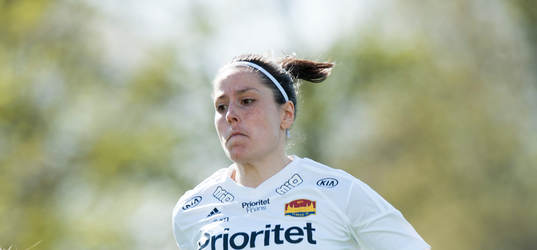 Tyresös Madelaine Edlund i matchen i damallsvenskan i