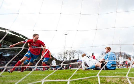 Helsingborgs Arnór Smárason jublar