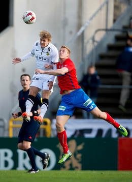 Häckens Oscar Lewicki och Helsingborgs Peter Larsson