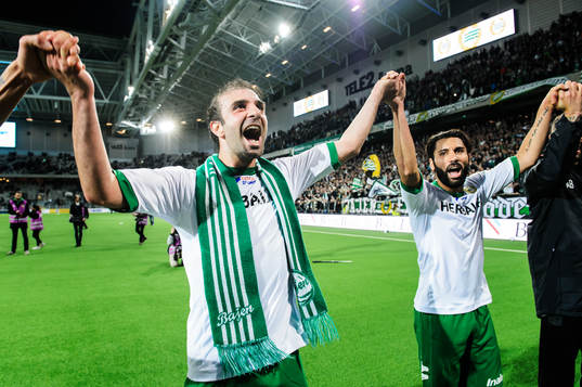Hammarbys Kennedy Bakircioglü och Stefan Batan jublar
