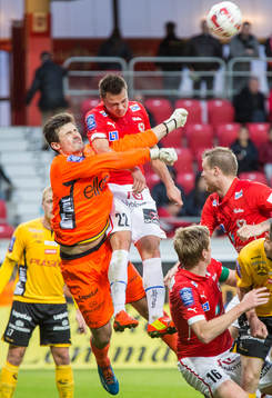 Elfsborgs målvakt Kevin Stuhr-Ellegaard och Kalmars Melker