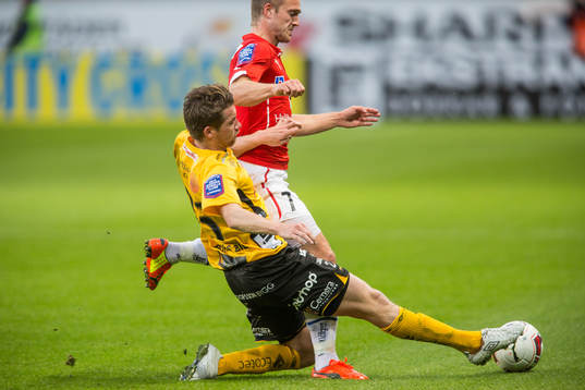 Kalmars Mats Solheim och Elfsborgs Marcus Rohdén