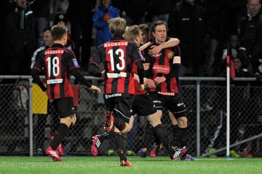 Brommapojkarnas Pontus Segerström jublar