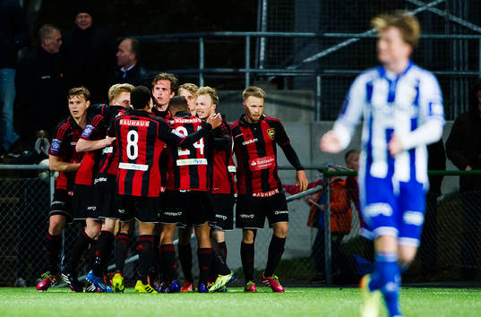 Brommapojkarnas Pontus Segerström jublar