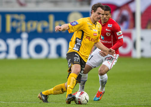 Elfsborgs Henning Hauger och Kalmars Ismael Silva Lima