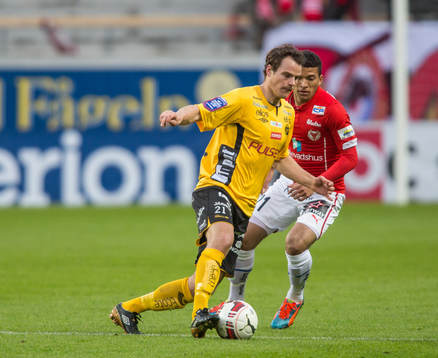 Elfsborgs Henning Hauger och Kalmars Ismael Silva Lima