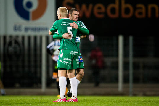 Ljungskiles Petter Björlund och James Sinclair