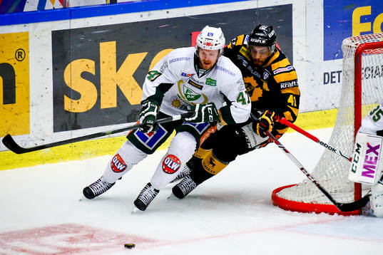 Skellefteås Pierre Eduoard Bellemare mot Färjestads Ville