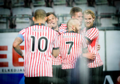 Malmö FFs Pontus Jansson gör 0-2 och jublar med Guillermo