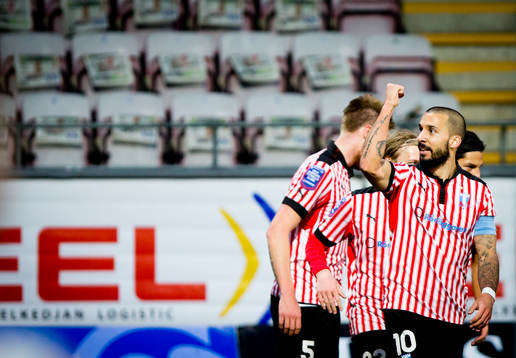 Malmö FFs Pontus Jansson gör 0-2 och jublar med Guillermo