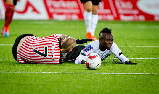 Örebros Samuel Mensiro deppar