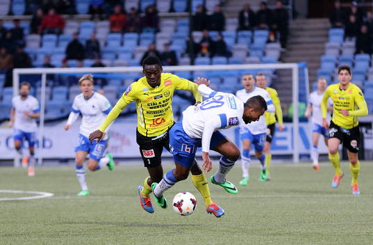 Situationen mellan Mjällbys Gbenga Arokoyo och