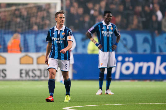 Djurgårdens Andreas Johansson och Daniel Amartey deppar