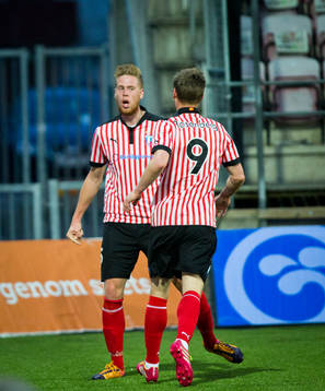 Malmö FFs Pontus Jansson gör 0-2 och jublar med Markus