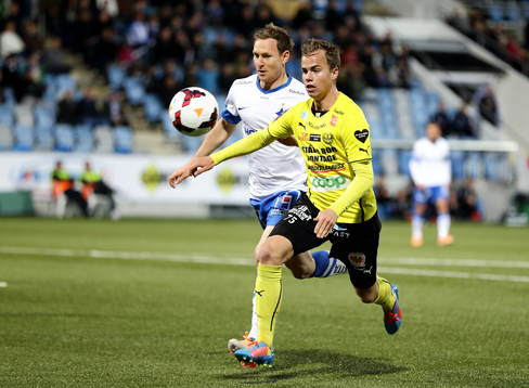 Mjällbys Andreas Blomqvist och Norrköpings Marcus Falk
