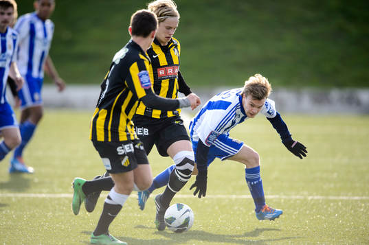 Häckens Gustav Berggren och IFK Göteborgs Jesper Andersson