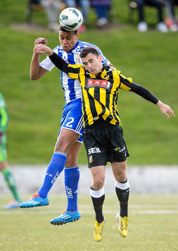 IFK Göteborgs Patrick Dyrestam i nickduell med Häckens