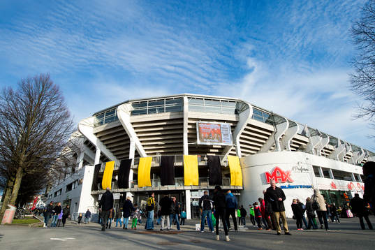 Gamla Ullevi klädd med Häckens färger innan