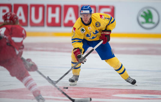 Sveriges Tom Nilsson i ishockeylandskampen mellan Sverige