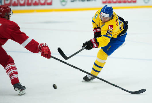 Sveriges Linus Klasen i ishockeylandskampen mellan Sverige
