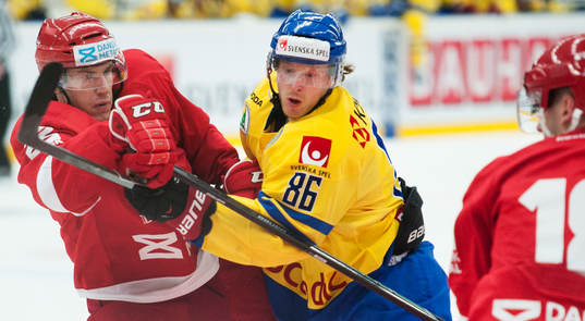 Sveriges Linus Klasen i ishockeylandskampen mellan Sverige