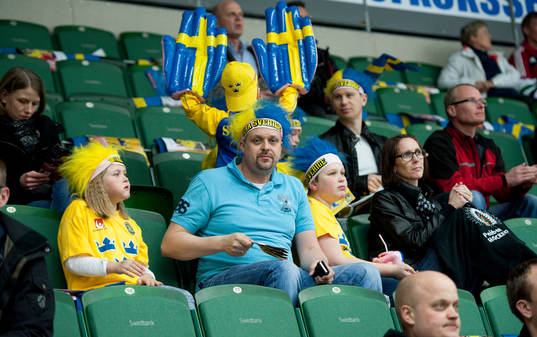 Supporters i ishockeylandskampen mellan Sverige och Danmark