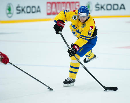 Sveriges Linus Klasen i ishockeylandskampen mellan Sverige