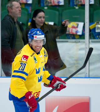 Sveriges Joel Lundqvist i ishockeylandskampen mellan