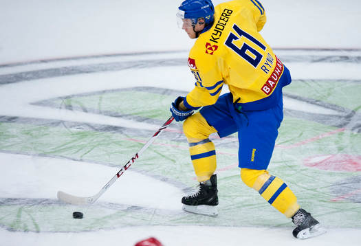 Sveriges Johan Ryno i ishockeylandskampen mellan Sverige