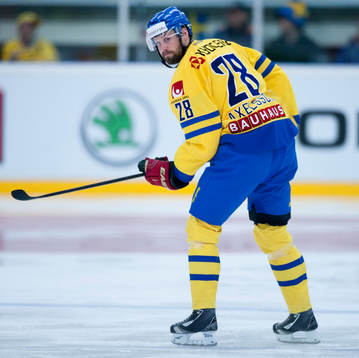 Sveriges Dick Axelsson i ishockeylandskampen mellan Sverige