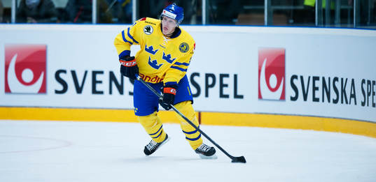 Sveriges Jonas Ahnelöv i ishockeylandskampen mellan