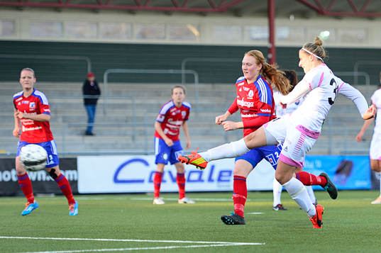 Rosengårds Anja Mittag gör 1-0