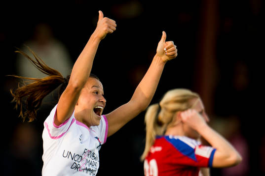 Rosengårds Alexandra Riley jublar