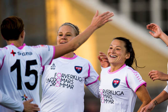 Rosengårds Alexandra Riley firar